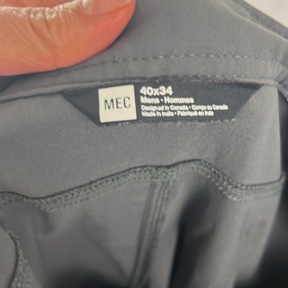 MEC Convertible Charcoal Grey Men's Hiking Pants - Picture 9 of 10